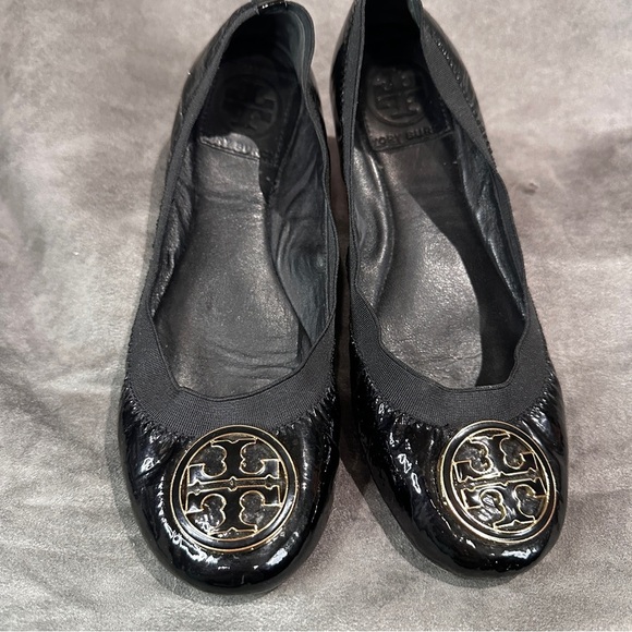 Tory Burch Caroline 2 Ballet Flats Patent Leather Logo Black Gold 6.5 Balletcore - Picture 8 of 13